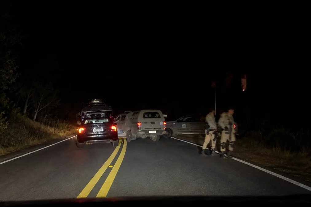 Motorista é preso após tentar furar barreira policial na BR-367 em Eunápolis
