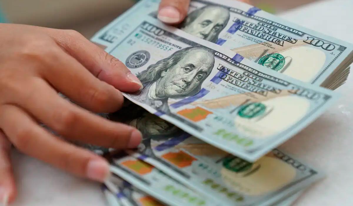 Dólar atinge menor valor em 8 meses e acumula queda superior a 2% na semana