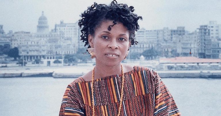 Assata Shakur: a história por trás do ícone da luta negra