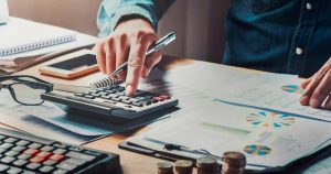 Assistentes Financeiros com IA: Seu Consultor no Bolso