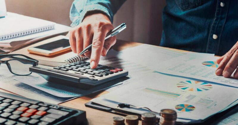 Assistentes Financeiros com IA: Seu Consultor no Bolso
