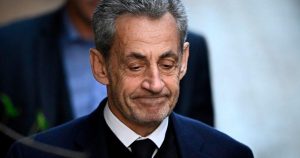 Ex-presidente francÃªs Sarkozy inicia pena de 5 anos