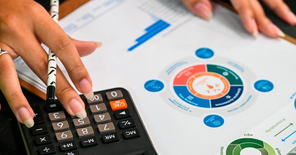 PolÃ­tica em EbuliÃ§Ã£o: Reforma TributÃ¡ria AvanÃ§a e Banco Central Debate Juros no Brasil!