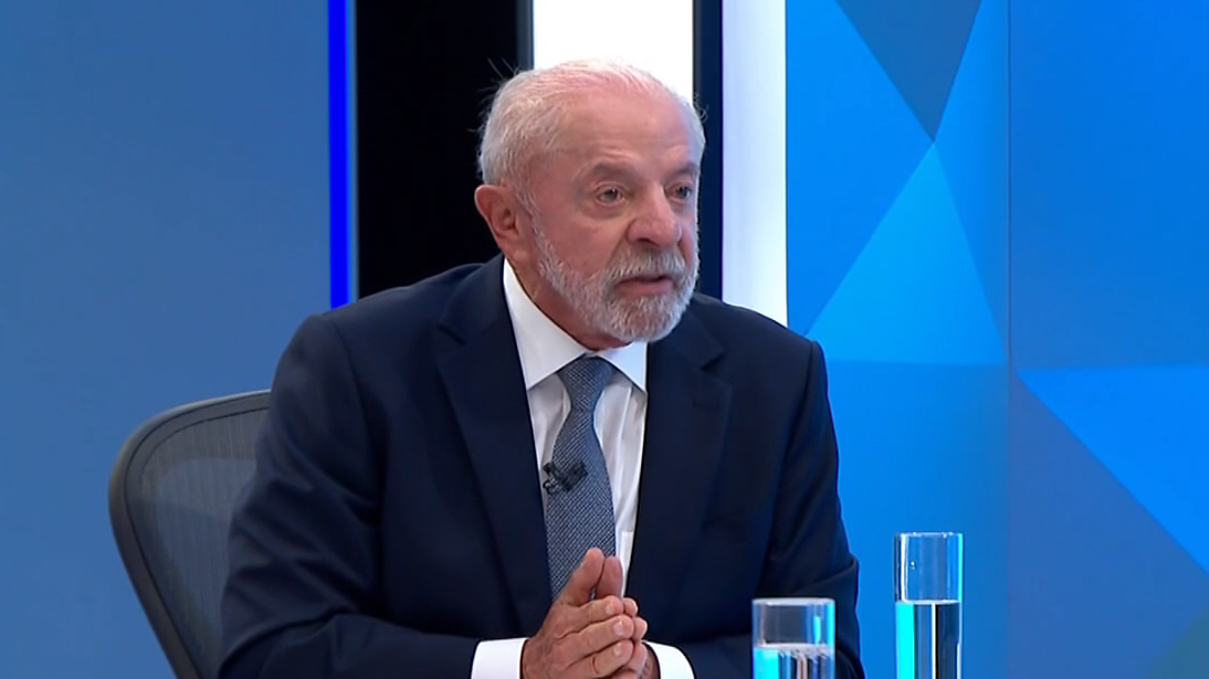 Ato em Apoio à Democracia e a Lula Reúne Milhares no Rio e Brasília com Artistas e Estudantes