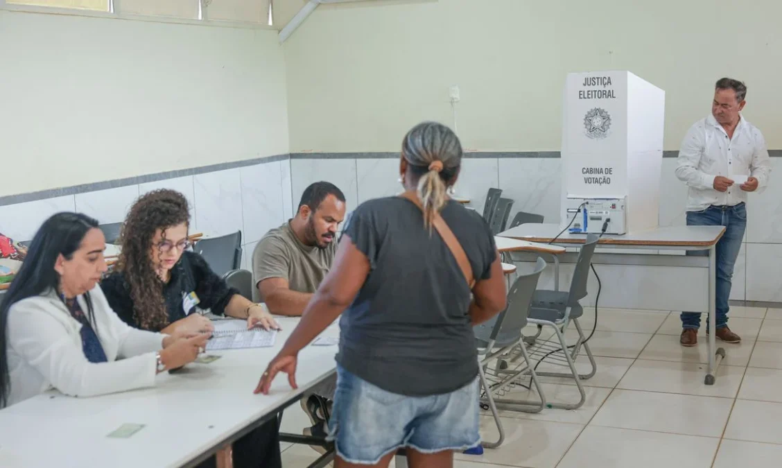 TSE desmente alegação de fraude e explica pausa na divulgação de votos para presidente
